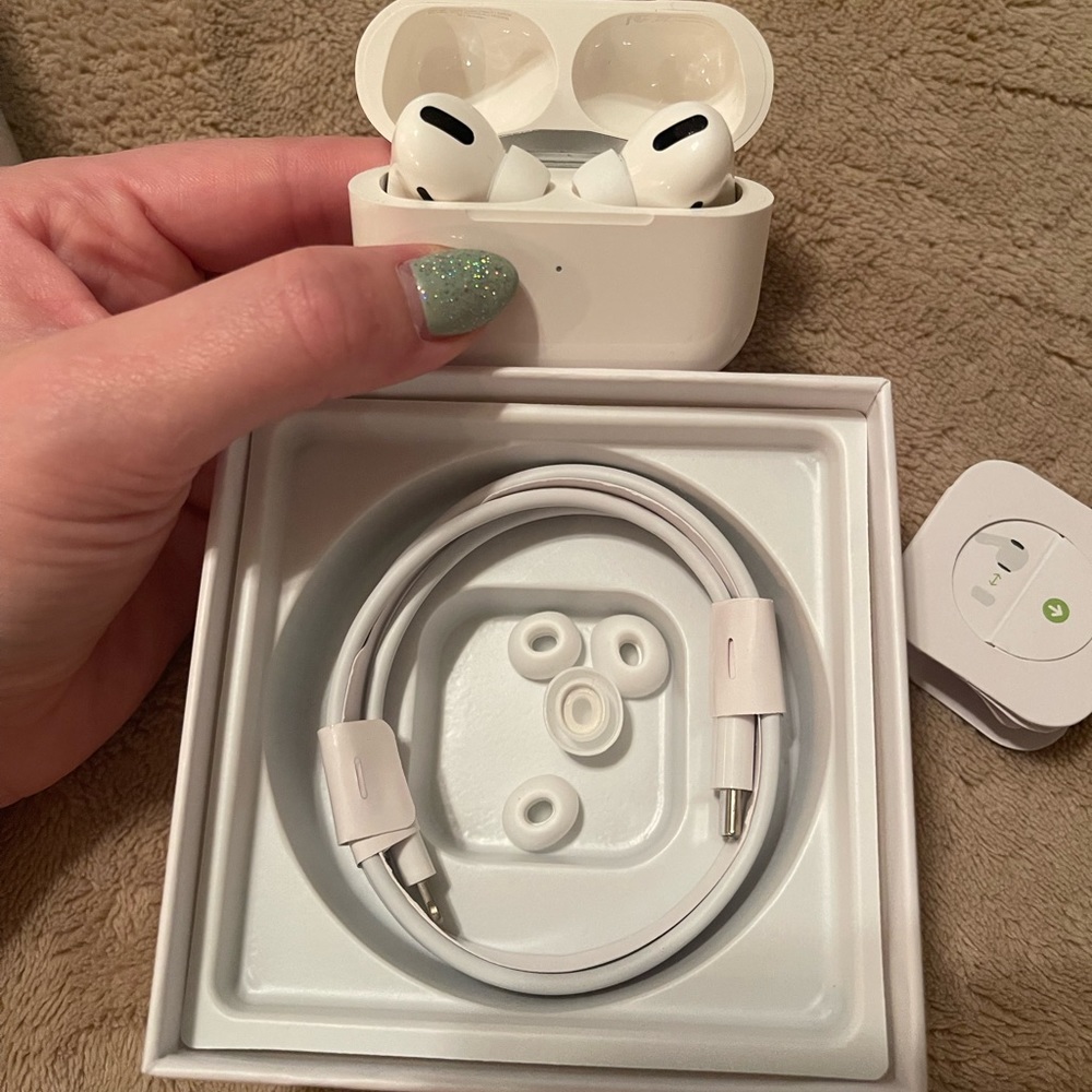NEW Apple air pod pro